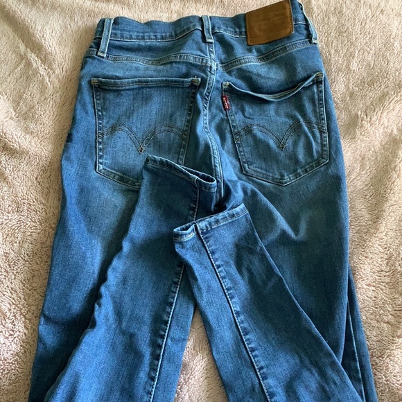 Levi’s High Waist Jeans - Picture 3 of 3